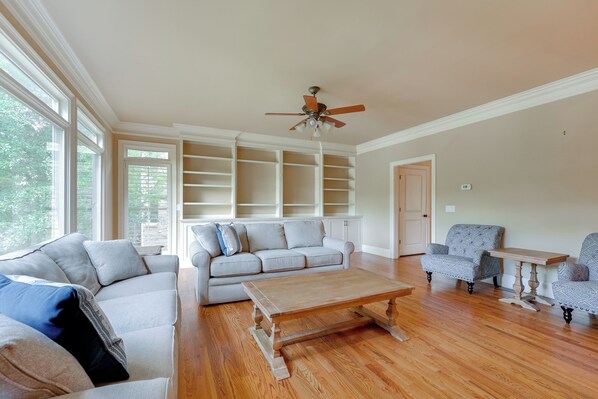 House (3 Bedrooms) | Interior