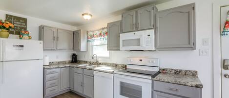 House (3 Bedrooms) | Interior