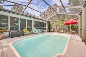 House (3 Bedrooms) | Front of property - Dog-friendly Home, Lake Henderson Across Street! (Inverness)