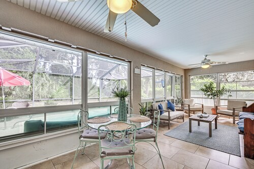 Dog-friendly Home, Lake Henderson Across Street!