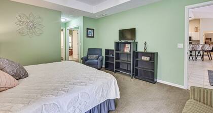 Dog-friendly Home, Lake Henderson Across Street!