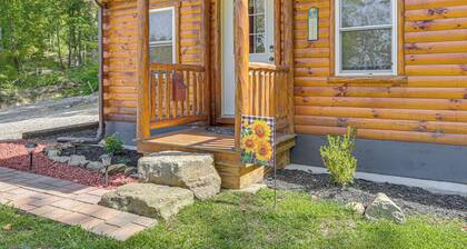 Charming Couples Cabin on 40 Acres in Zanesville