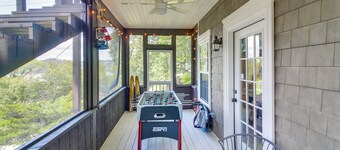 Walk to Marina: Center Hill Lake Family Home