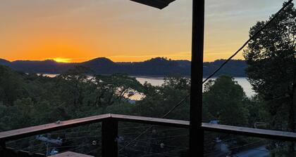 Walk to Marina: Center Hill Lake Family Home