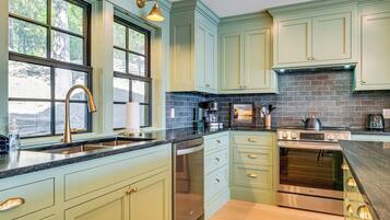 House (4 Bedrooms) | Bahagian dalam