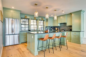 House (4 Bedrooms) | Interior