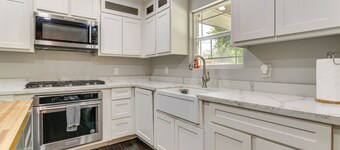 Fenced Yard: Home < 1 Mi to Mayor Pablo Peña Park