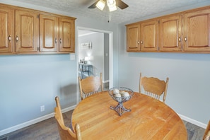 House (3 Bedrooms) | Interior