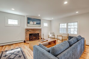 Interior - Walk to Beach! Point Pleasant Home w/ Heated Pool (Point Pleasant Beach)