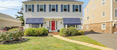 House (6 Bedrooms) | Front of property