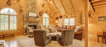 Game Room + Fire Pit: Sprawling Westfield Retreat!