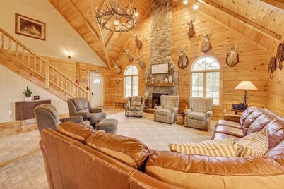 Game Room + Fire Pit: Sprawling Westfield Retreat!