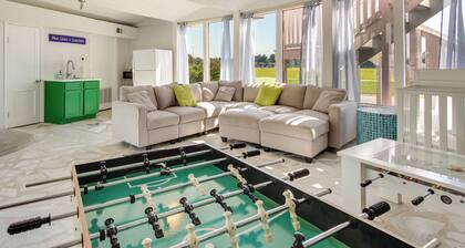 Walk to Beach: Unique Family Gem in Pass Christian