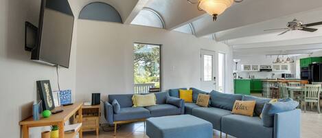 House (4 Bedrooms) | Interior