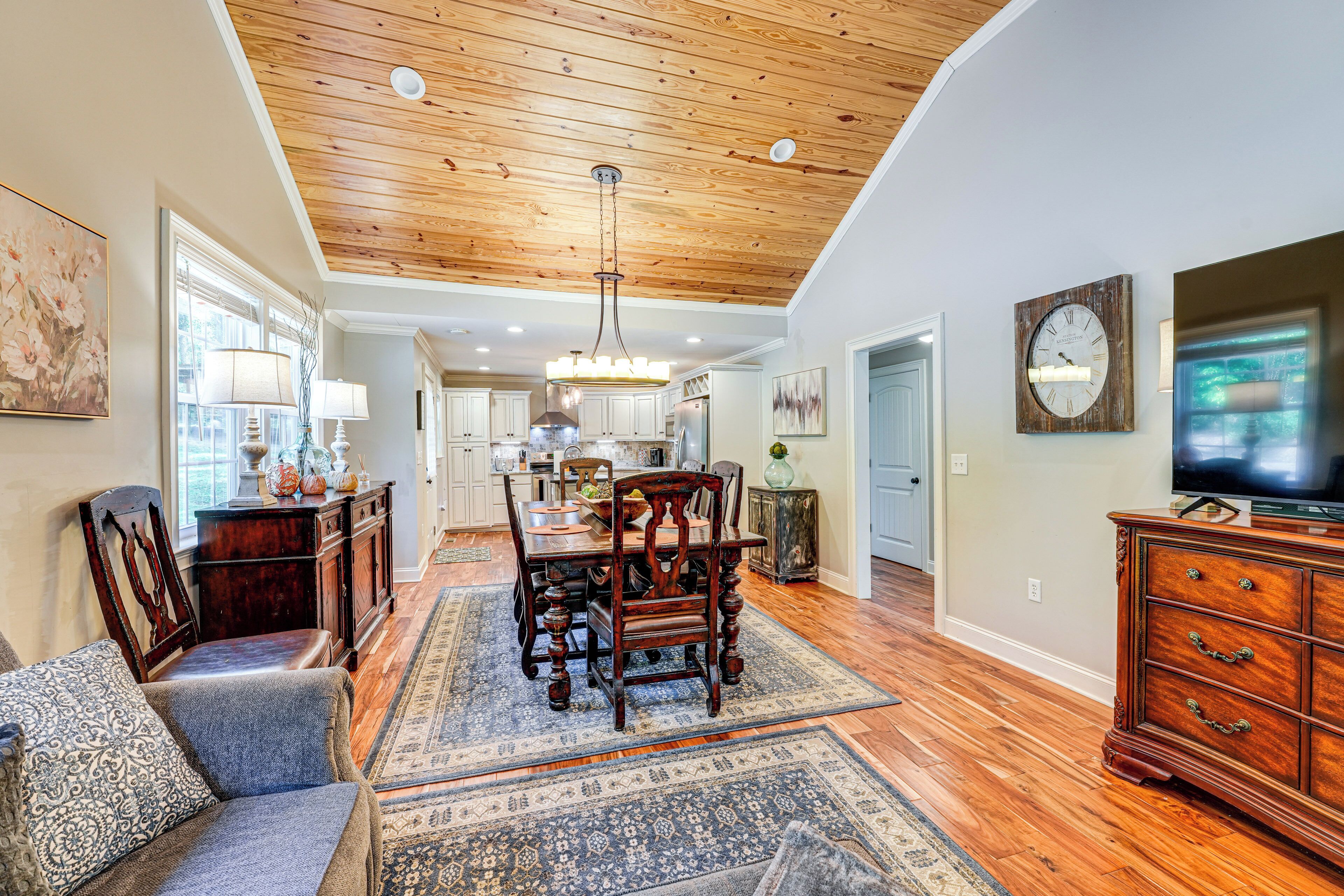 House (2 Bedrooms) | Interior