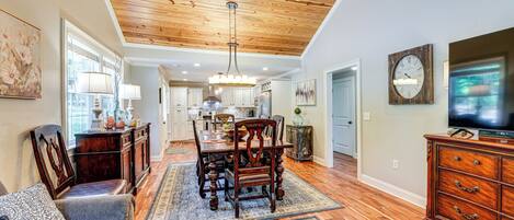 House (2 Bedrooms) | Interior