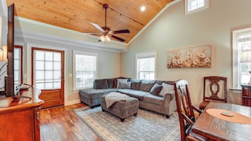 House (2 Bedrooms) | Front of property