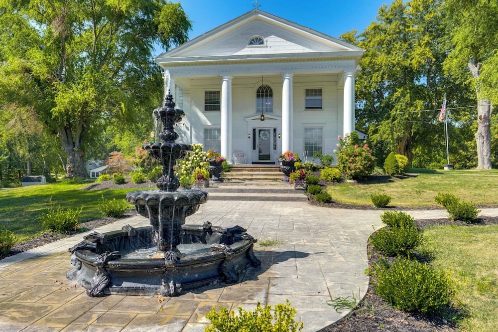 Near Lake Erie, Harbor & Parks: Conneaut Getaway! - Cherry Hill, PA