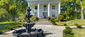 Near Lake Erie, Harbor & Parks: Conneaut Getaway!