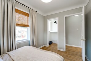 Apartment (2 Bedrooms) | Interior - Charming Family-friendly Duplex in Roseville! (Roseville)
