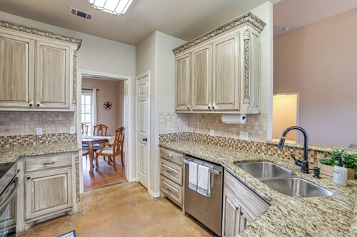 10 Mi to Lake Tawakoni: Family Wills Point Getaway