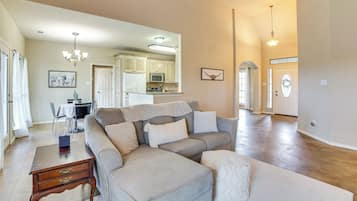 House (4 Bedrooms) | Interior