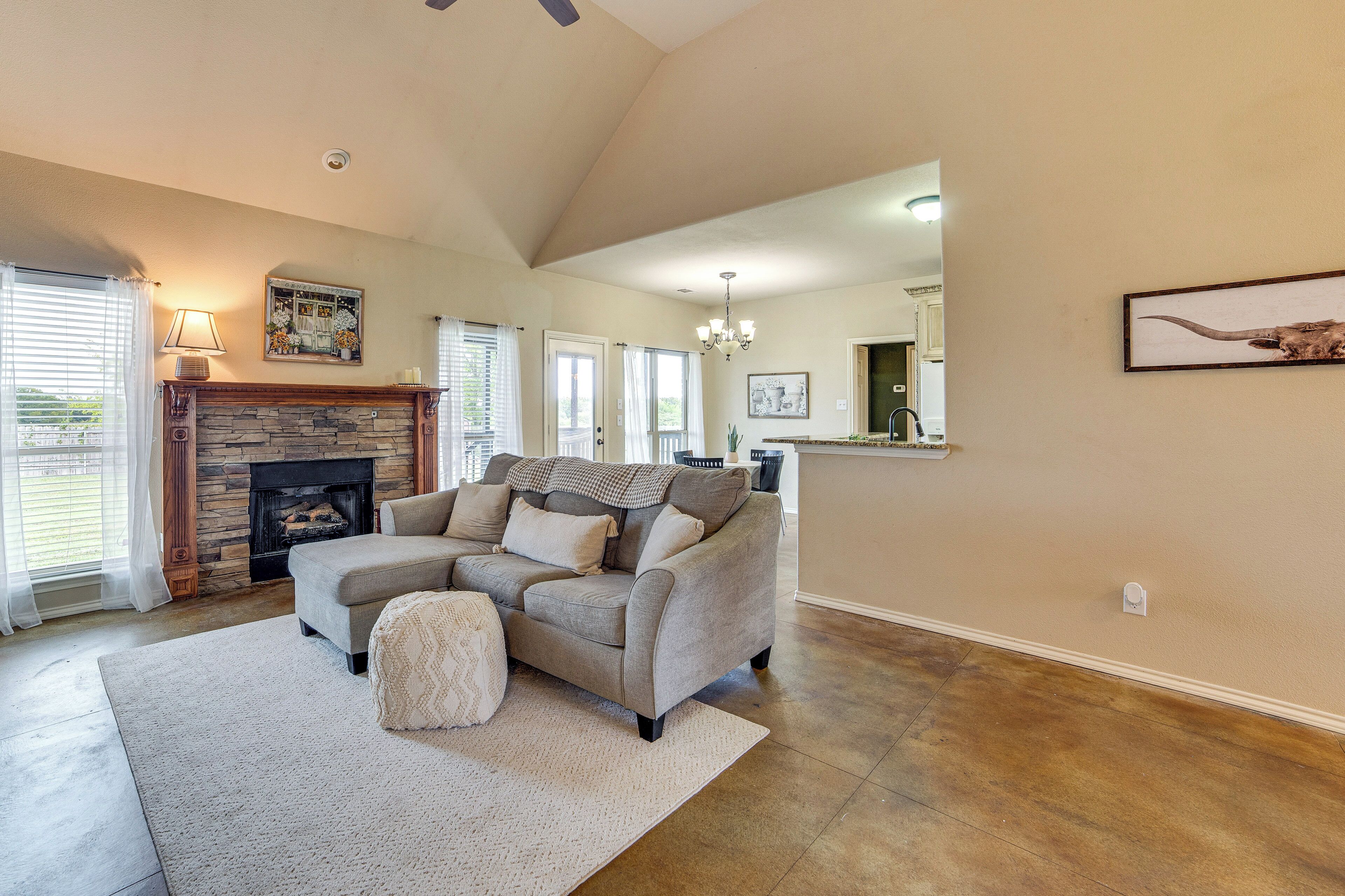 House (4 Bedrooms) | Interior