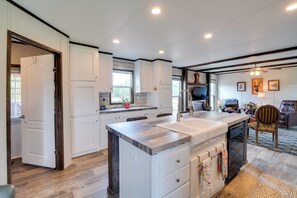 المنشأة من الداخل