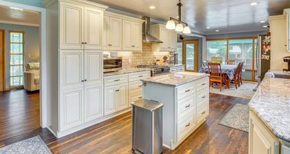 3 Mi to Pro Football Hall of Fame: Home w/ Yard!