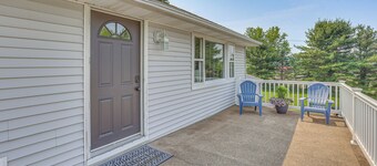 Fish, Hike & Golf: Leisurely Navarre Home w/ Yard!