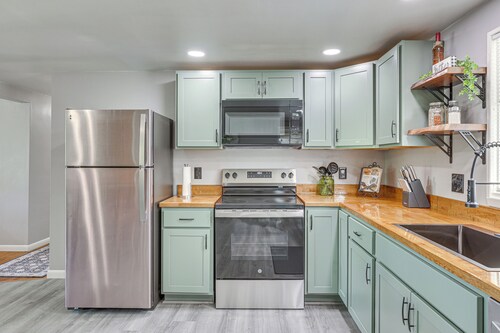 Fish, Hike & Golf: Leisurely Navarre Home w/ Yard!