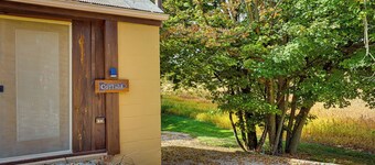 Cottage By the Pond: Serene Northeast Ohio Retreat