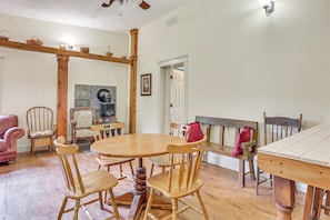 Cottage (3 Bedrooms) | Interior