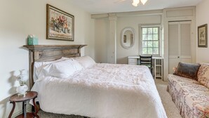 Cottage (3 Bedrooms) | Interior - Cottage By the Pond: Serene Northeast Ohio Retreat (Paris)