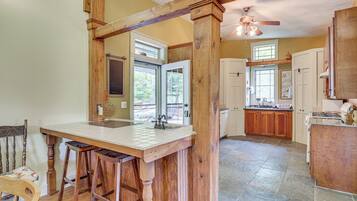 Cottage (3 Bedrooms) | Interior