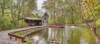 Cottage By the Pond: Serene Northeast Ohio Retreat