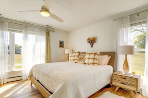 House (5 Bedrooms) | Interior - Shenandoah Valley Riverside Retreat Near Wineries (Grottoes)