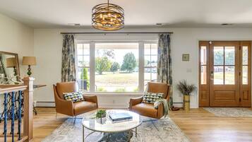 House (5 Bedrooms) | Interior