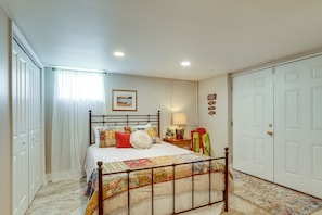 House (5 Bedrooms) | Interior