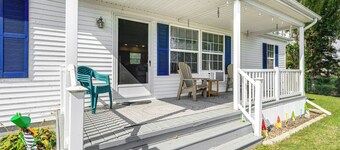 Lake & Lighthouse Views: Inviting Port Hope Home!