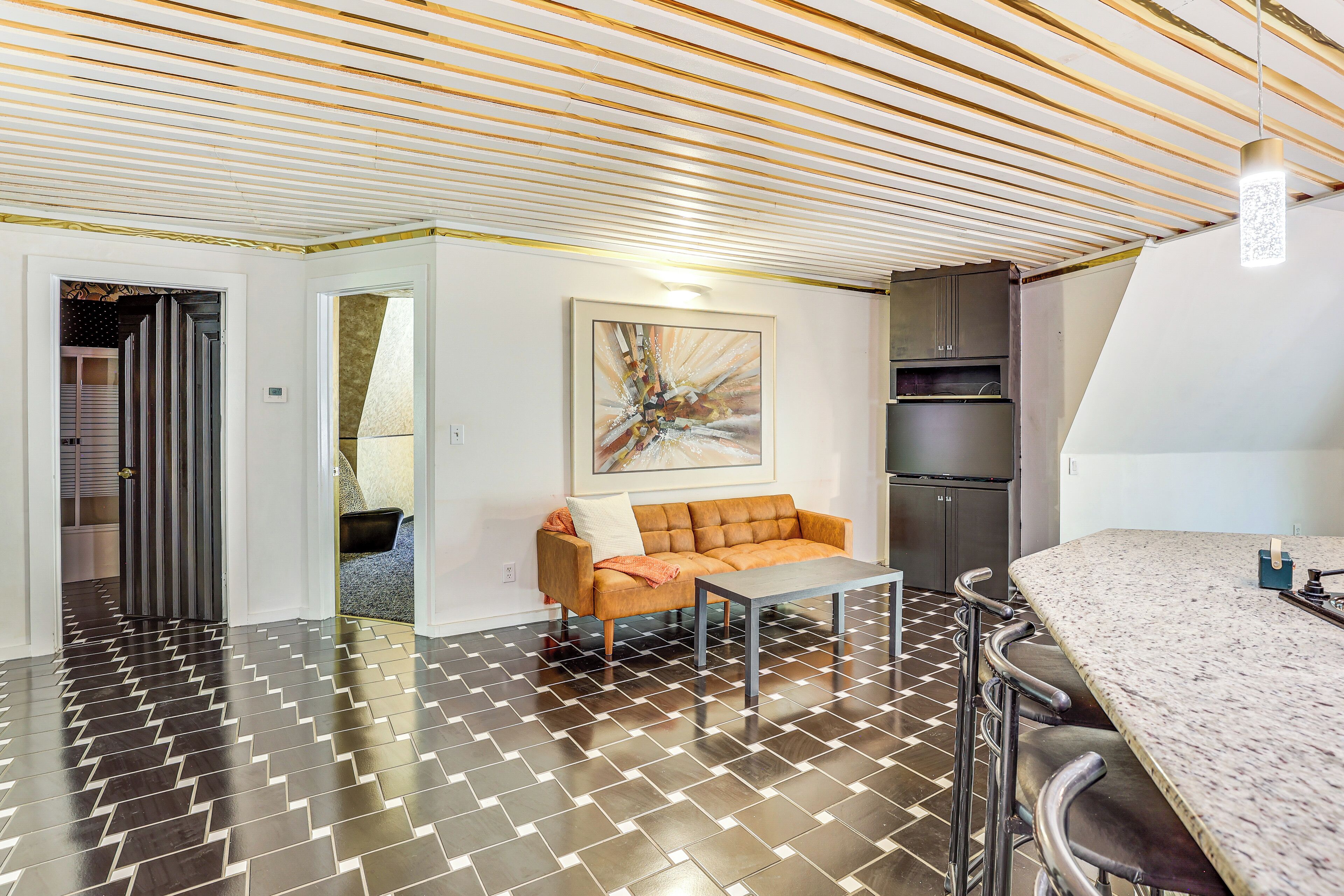 House (5 Bedrooms) | Interior