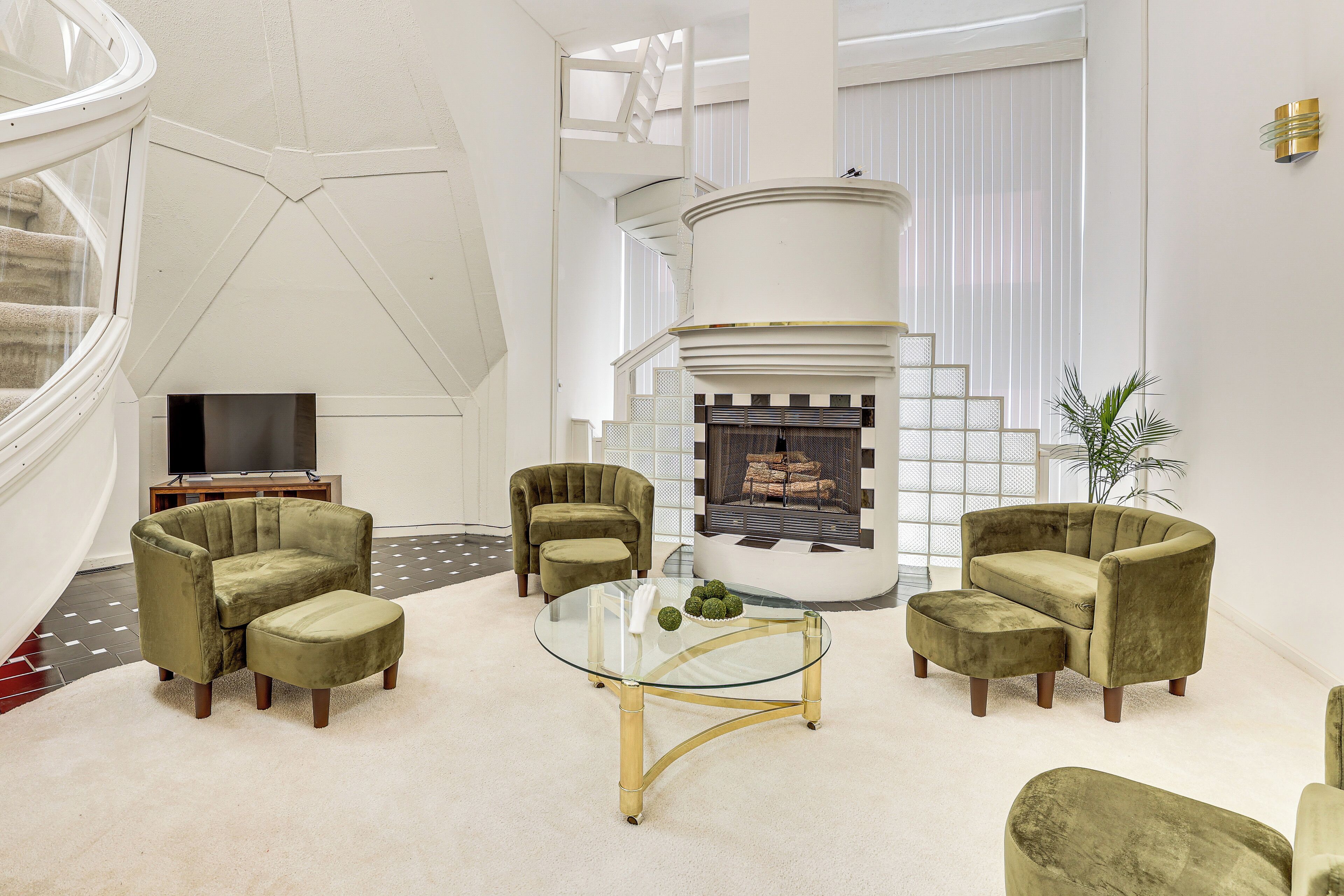 House (5 Bedrooms) | Interior