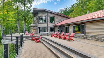 House (6 Bedrooms) | Interior