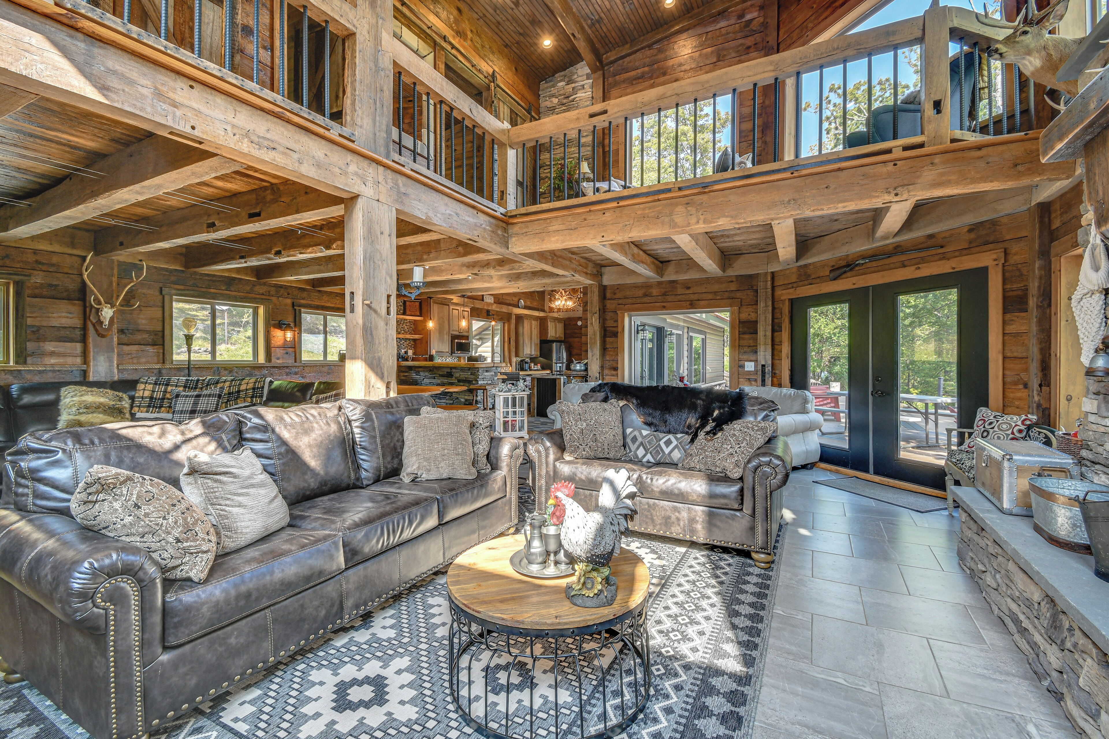 المنشأة من الداخل