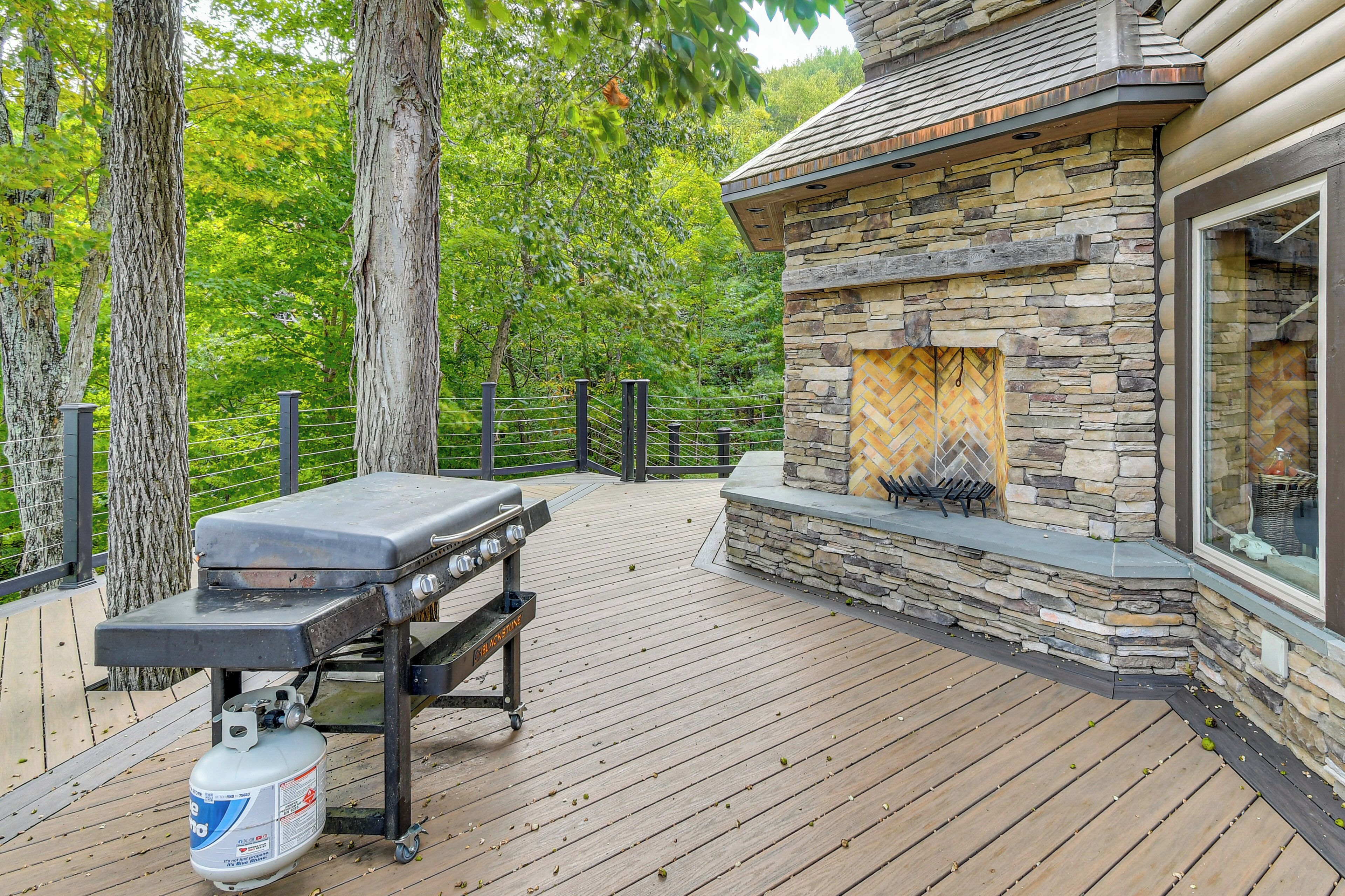 House (6 Bedrooms) | Interior