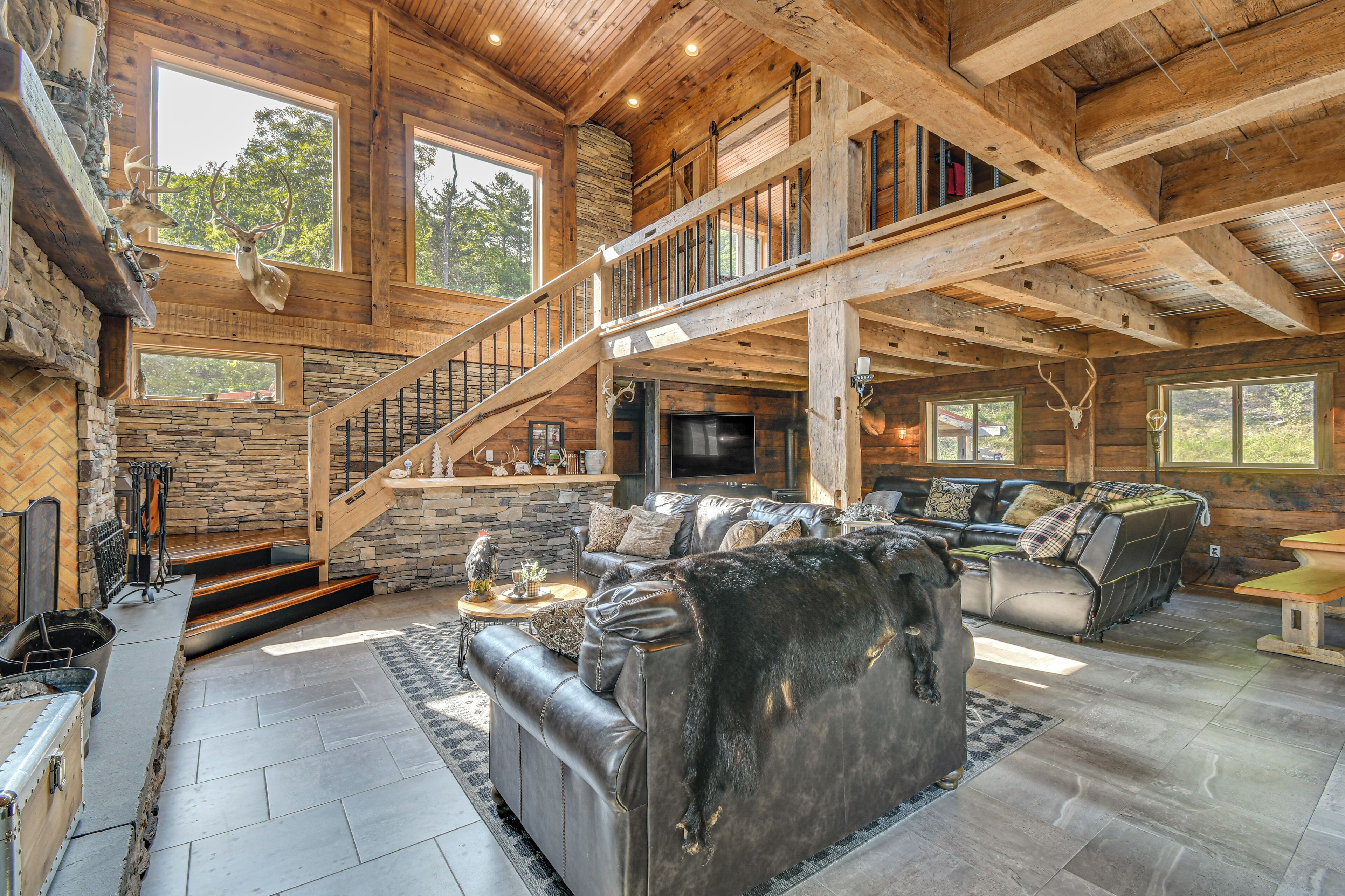 المنشأة من الداخل