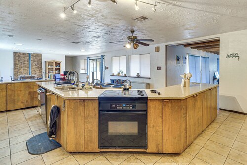 Perfect For Groups! Socorro Home Near NM Tech