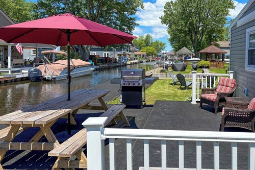 Dock, Deck & Fire Pit! Chautauqua Lake Retreat