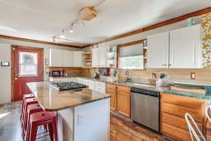 House (4 Bedrooms) | Interior