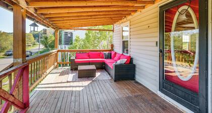3 Mi to Blackwater Falls: Peaceful Retreat w/ Deck